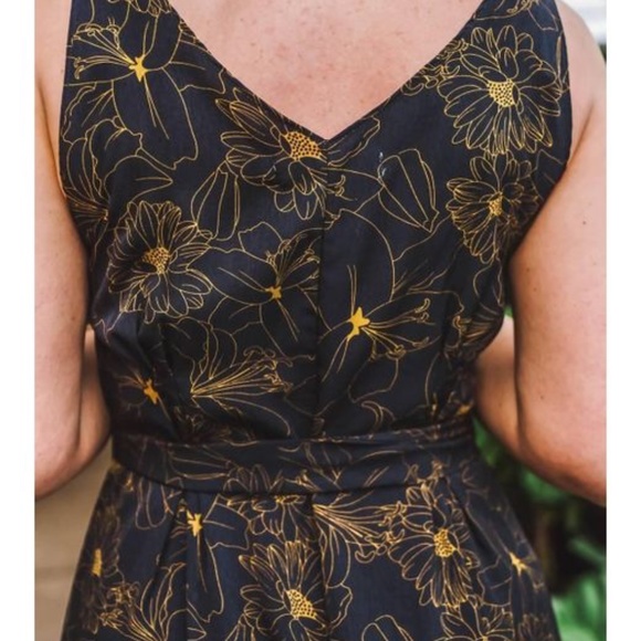 bishop + young Dresses & Skirts - Bishop + Young - Double V-Neck Belted Maxi In Navy Size XS